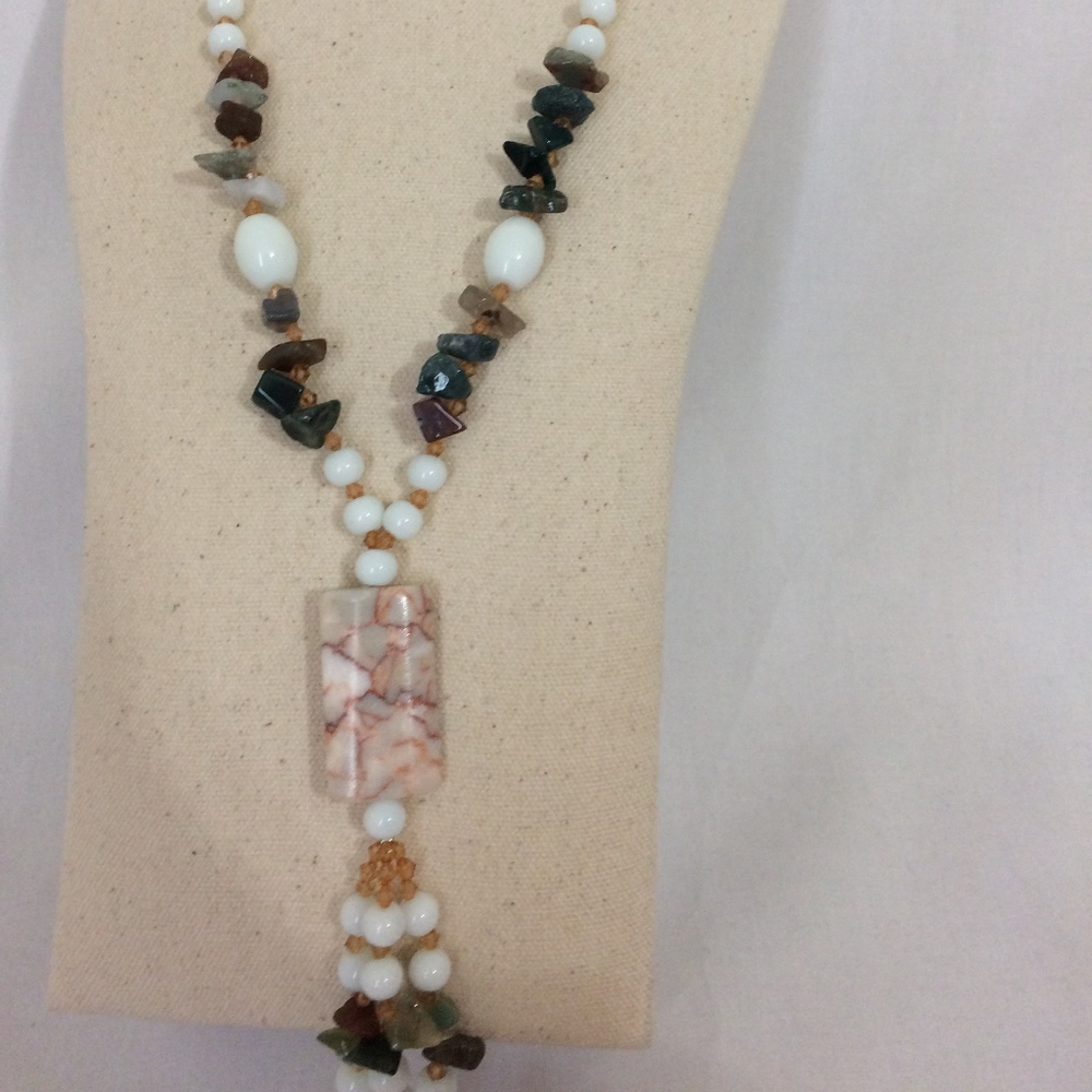 Women's Semi precious Stone Necklace - Picture 1 of 2